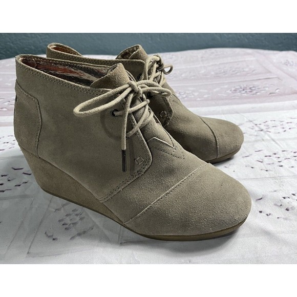 TOMS Shoes - Toms Shoes Womens Size 9 Desert Wedge Bootie Tan Suede Lace Up Ankle Boot 740817
